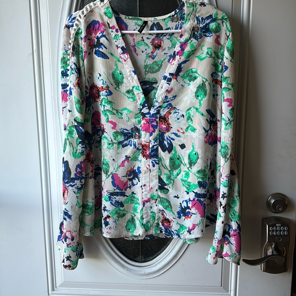 Women’s Buddy Love Size Large Blouse || print: Smell the Roses
